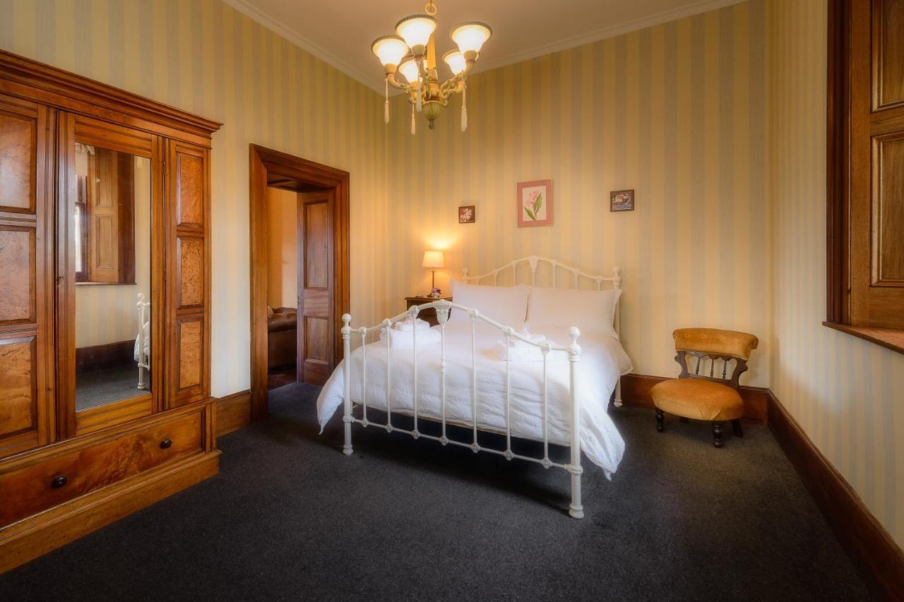 Farm stay Shearers' Quarters Rathmore Hollow Tree